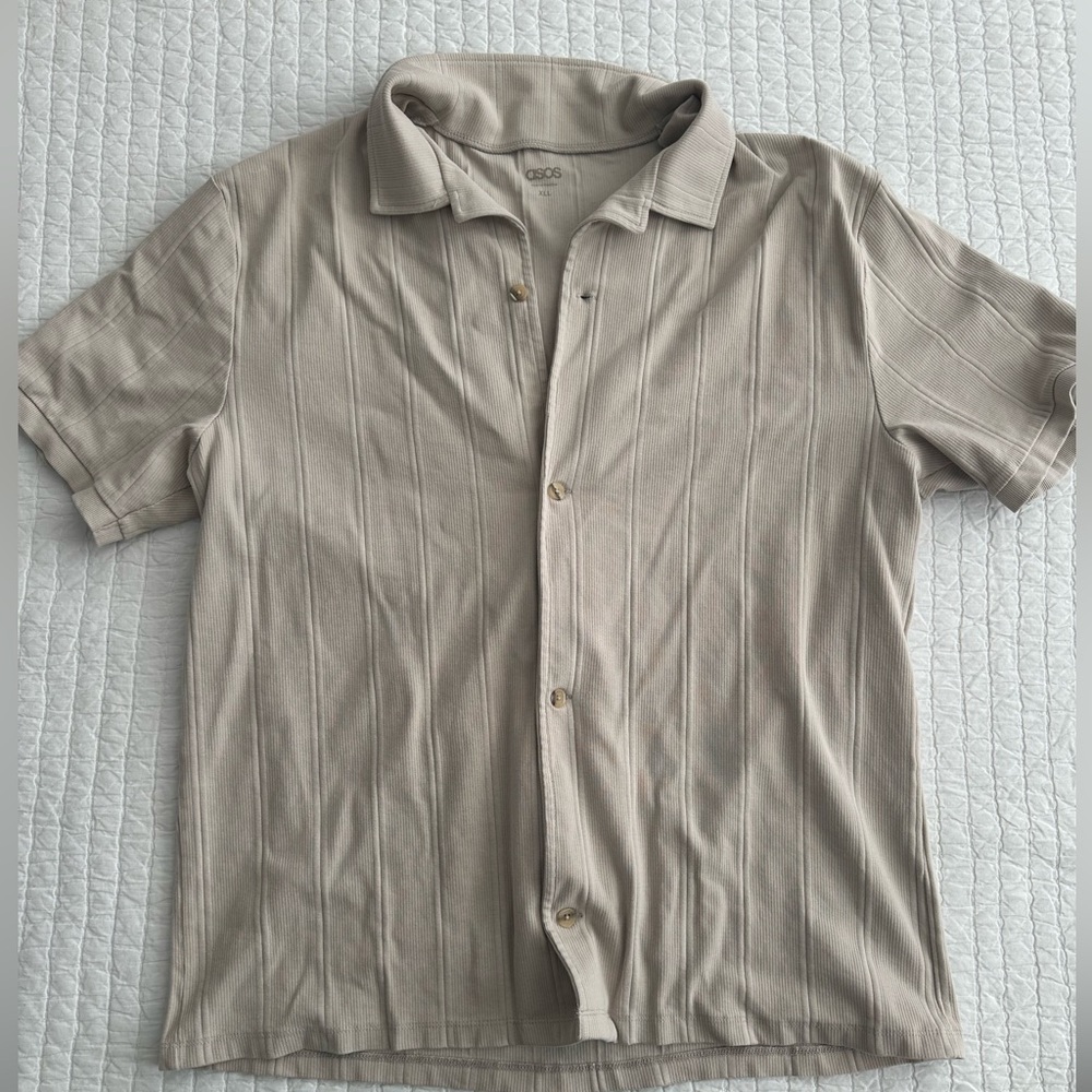 Men’s ASOS Design Short Sleeve Knit Botton down shirt in Tan Stripe
